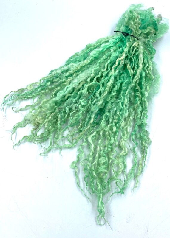 Serrures En Laine Longue Teintées Main – Vert Jaunâtre Vif Pour Tricot & Loisirs Créatifs