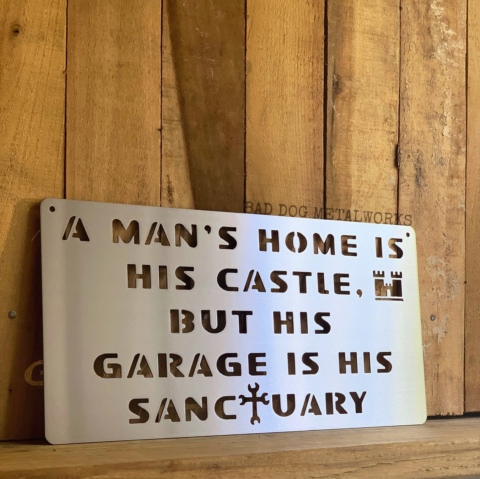 A Man'S Home Is His Castle But His Garage Is His Sanctuary Panneau amusant rétro en métal Décoration murale pour bar, salle de bain, chambre, fête ( 2450