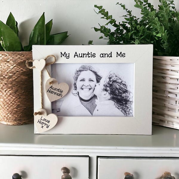 Personalised Auntie Photo Frame, Custom Keepsake Gift (6x4 or 5x7 Print)