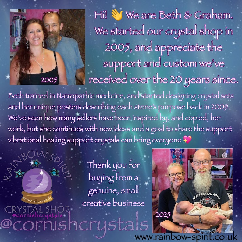 Pode incluir: Imagem com texto: "Ol&aacute;! Somos Beth e Graham. Come&ccedil;amos nossa loja de cristais em 2005 e apreciamos o apoio e os clientes que recebemos nos &uacute;ltimos 20 anos." Inclui fotos e texto para uma loja de cristais.