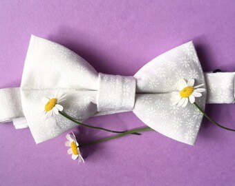 White Daisy Bowtie