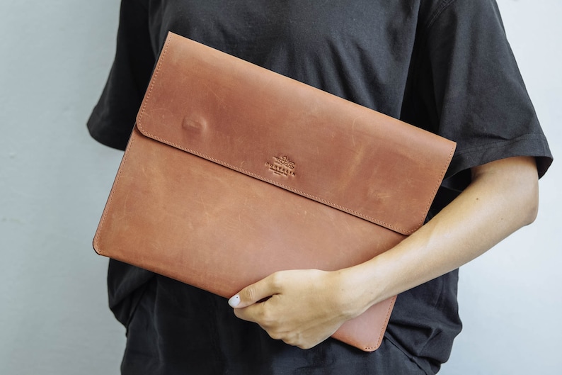 Leather folder for documents and Papers A4, Personalized Business Folder image 3