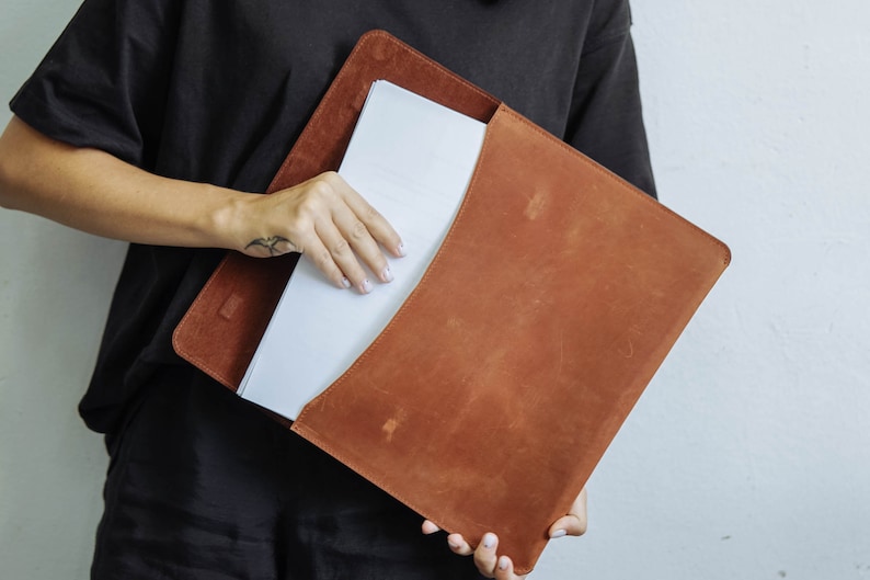 Leather folder for documents and Papers A4, Personalized Business Folder image 5