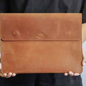 Leather folder for documents and Papers A4, Personalized Business Folder image 4