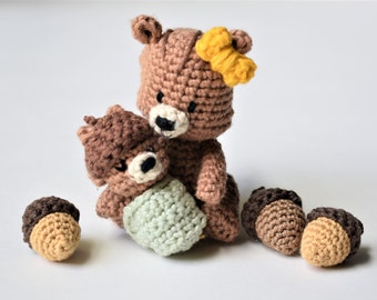 Mommy and Baby Squirrel Family Crochet Amigurumi Pattern / Photo Tutorial