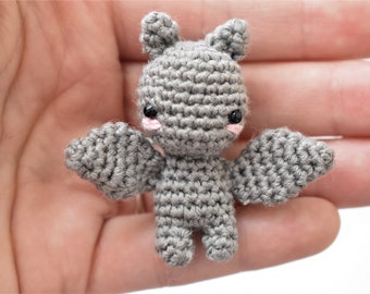 Tiny Bat Crochet Pattern / Amigurumi / Photo Tutorial