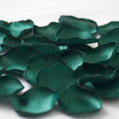 Emerald Green Petals/ Dark Green Table Decor/ Hunter Green | Etsy