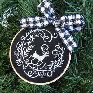 Embroidered Deer Christmas Tree Ornament, Country Farmhouse Style Holiday Ornament, Black & White Christmas Decoration, Reindeer Hoop Design