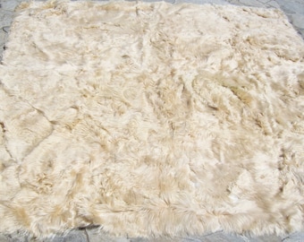Luxurious Hypoallergenic 100% Peruvian Suri Baby Alpaca Rug Carpet (220x220 cm) No colorants, Handmade, Silkiness, Soft, Organic, Vegan