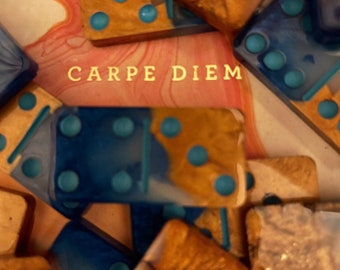 Handgemachte Dominosteine aus Resin