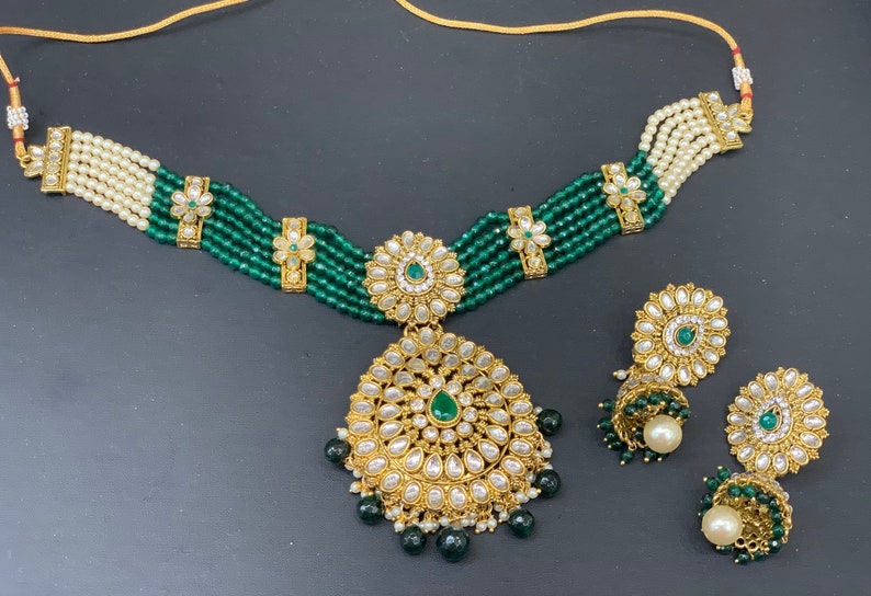 Indian wedding jewelry Kundan gold choker set in different colors with earrings,Pendant style choker set