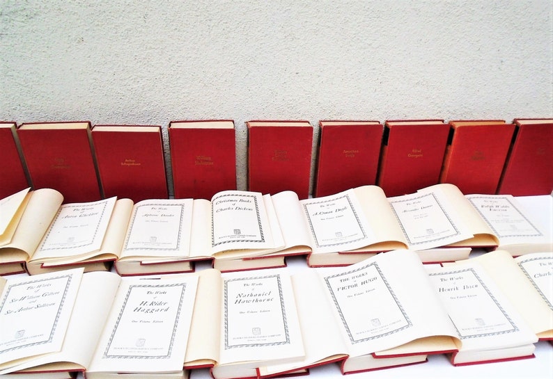 Vintage 1930s Red & Black Hardcover Book Set: Walter Black Editions immagine 6