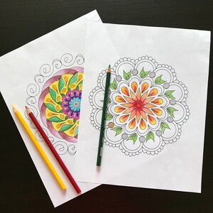 2 pagine da colorare Mandala, pagine da colorare stampabili, pagine da colorare per adulti
