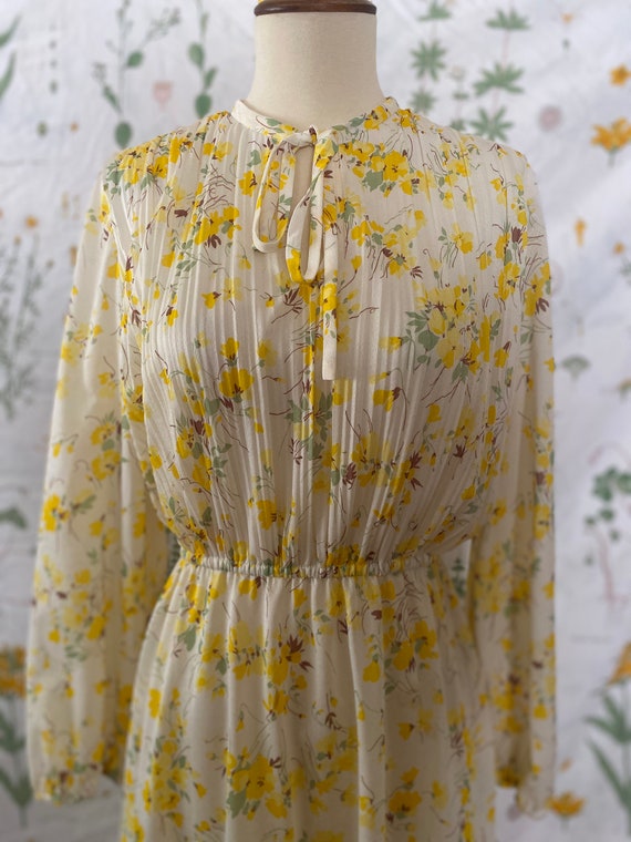 Vintage 70s Serbin Vibrant Yellow Floral Pleated S