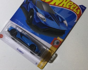 Blue 2017 Ford GT Hot Wheels 1/64th scale.  Hotwheels die cast metal car, 157/250