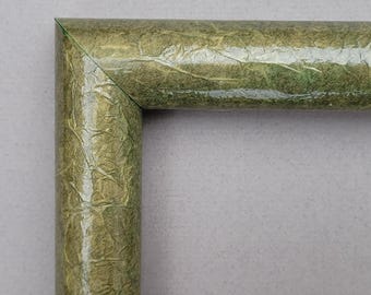 Marco de fotos dorado de 5x7 pulgadas, reciclado y decorado con la técnica del decoupage.