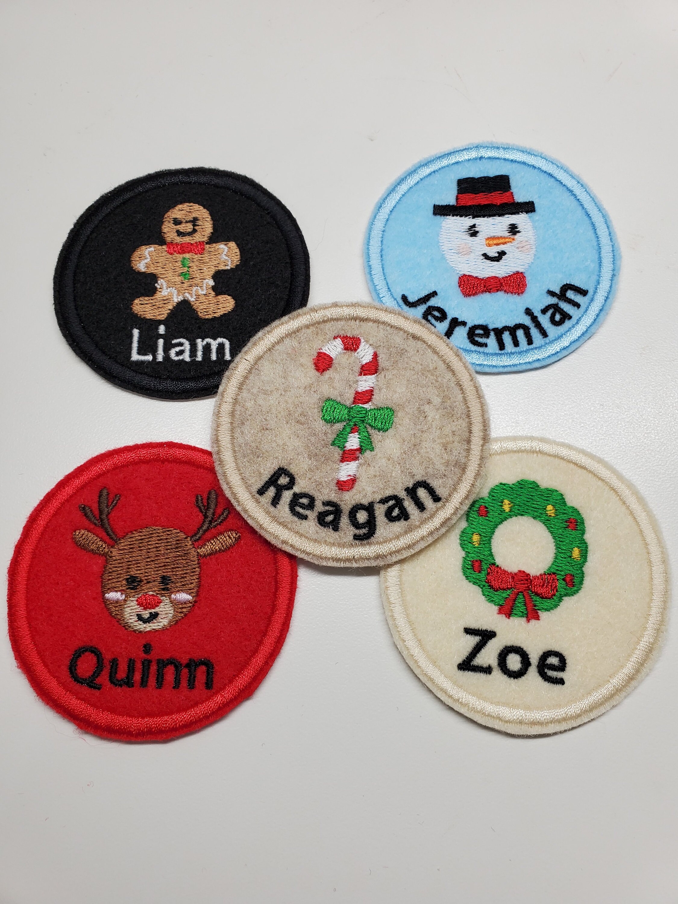 23 stuks kerst opstrijkbare patches geborduurde patch applicatie diverse sneeuwpop kerstman stickers naaien op decoratieve reparerende patches voor kerstdecoratie naaien doe-het-zelf ambachtelijke 23 stuks kerst opstrijkbare patches geborduurde patch applicatie diverse sneeuwpop kerstman stickers naaien op decoratieve reparerende patches voor kerstdecoratie naaien doe-het-zelf ambachtelijke