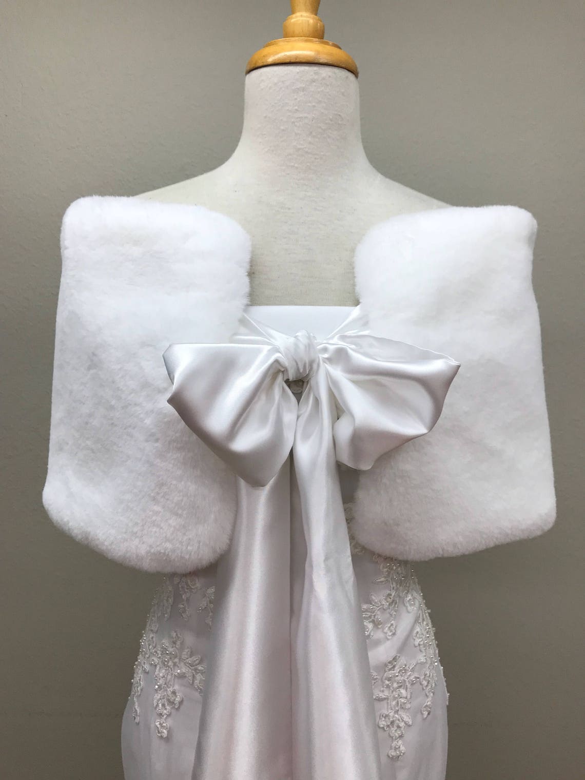 White Faux Fur Wrap Bridal Fur Shawl Wedding Fur Shrug Etsy