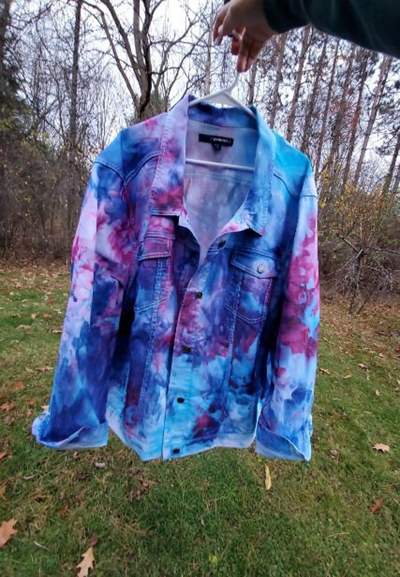 free shipping. ships immediately Ice dyed women/'s denim jacket Plus size tie dyed women/'s size 4X blue and lilac denim size 36 jacket