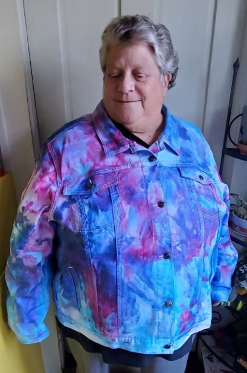 free shipping. ships immediately Ice dyed women/'s denim jacket Plus size tie dyed women/'s size 4X blue and lilac denim size 36 jacket