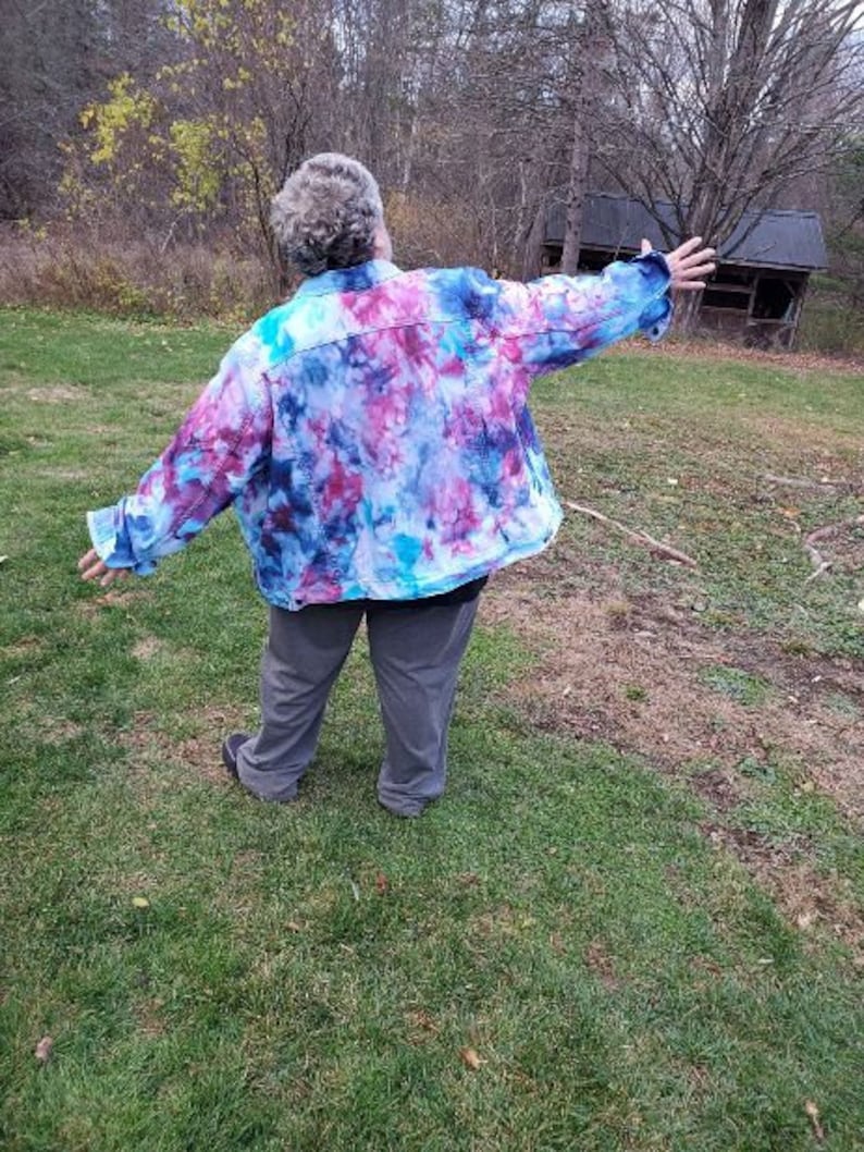 free shipping. ships immediately Ice dyed women/'s denim jacket Plus size tie dyed women/'s size 4X blue and lilac denim size 36 jacket