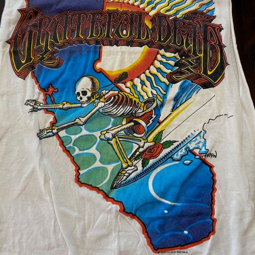 Original Grateful Dead Surfing Skeleton California T-shirt (size L