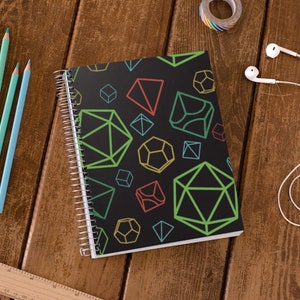 Cuaderno encuadernado en espiral con patrón de dados DnD / 8 pulgadas x 5 pulgadas / Papel forrado de 90 g / m2 / Diario de juegos DnD / Cuaderno de patrón de dados D20 Tricolor primario