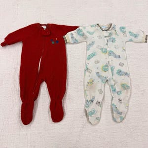 Vintage Carter's 2pc Footed Fleece Zip Sleepers 6-12M Red/White