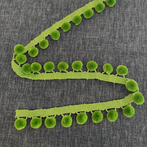 Velvet Pompom Fringe Trim: 28mm Polyester Edging