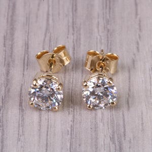 0.70ct Each D V V S 1 Graded Certified Diamond Set 18ct Yellow Gold Solitaire Stud Earrings