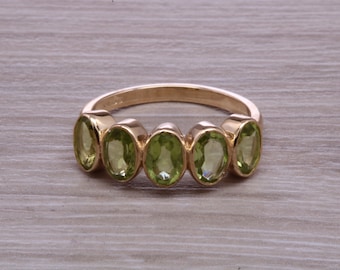 1.50 carat Five stone Peridot Gemstone set Gold Ring