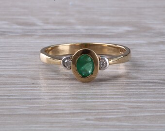Emerald and Diamond Trilogy Ring. Very Smooth Setting