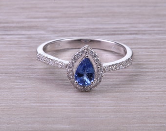 Absolutely Beautiful Blue Sapphire and Halo set Diamond 18ct White Gold Ring