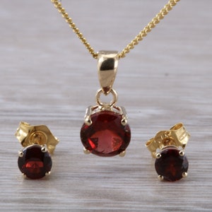 Round Garnet Earrings and Matching Necklace set in Yellow Gold