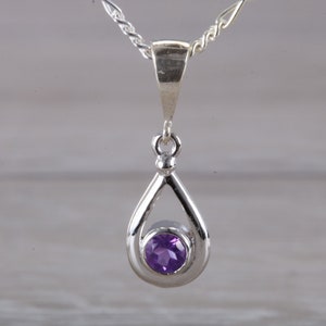 Natural Round cut Amethyst set Silver Necklace