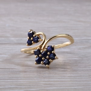 Ceylon Sapphire Flower Ring