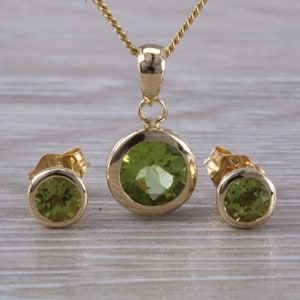 Round cut Peridot Earrings and Matching Necklace set in Yellow Gold