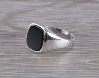 Natural Black Onyx set White Gold Signet Ring