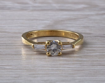 Round and Baguette cut Diamond set 18ct Yellow Gold Ring