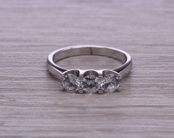 Conjunto tradicional de trilogia de diamantes Moissanite em platina e anel de eternidade