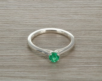 Natural Emerald Solitaire Ring