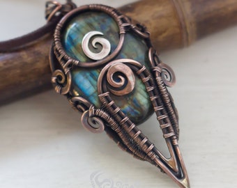 Protection amulet faith talisman necklace, dungeon master jewelry, wizard robe accessoire spiral necklace