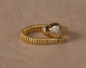 Vintage Italian Tubogas Snake Serpent Ring Ruby Eyes and Diamond 18k Yellow Gold Size 7.5-10