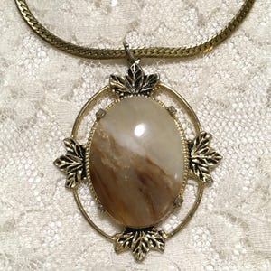 Vintage Brown White Agate Cabochon Ornate Gold Tone Pendant Necklace 1960s 1970s Necklace