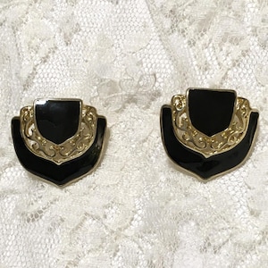Vintage Black Enamel Gold Tone Earrings 80s Ornate Filigree Open Work pierced
