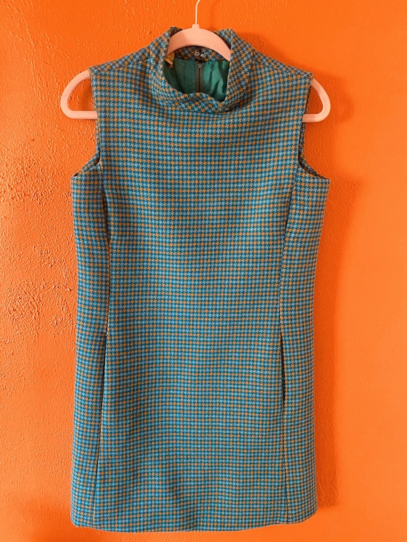 1960s Mock Neck Houndstooth Shift Dress