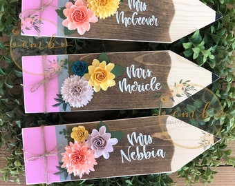 Wood Pencils | Teacher Sign | Teacher Gifts | Gift Ideas | Personalized Gift | Wood Sign | Paper Flowers