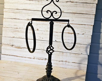 Wrought Iron Dark Two-Ring Towel Rack: Free-Standing Bath Decor