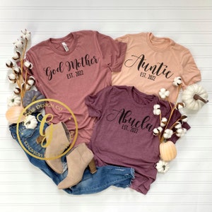 Personalized Abuela est 2022 Tee, Mother&#39;s Day Abuela, Pregnancy Announcement gift, New Abuela Shirt, gifts for Abuela, GinaBeana