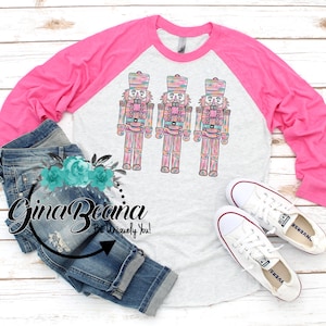 Vintage Pink Nussknacker Weihnachten Raglan Tshirt, Vintage Weihnachts-T-Shirt, Erwachsene Weihnachten, Klassische Nussknacker Shirt, GinaBeana
